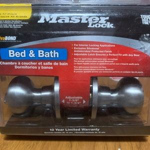 New Master Lock Brand Bed/Bath Door Knob with Lock/Key NIB